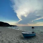 Tina Tropea Costa Dei Monaci Parghelia, Sabbia Fine E Bianca E Mare Cristallino * Mandaradoni
