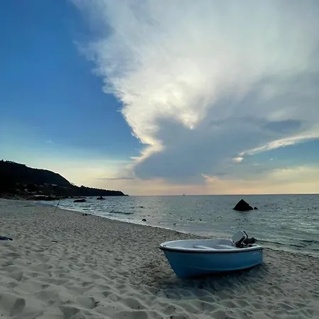 Tina Tropea Costa Dei Monaci Parghelia, Sabbia Fine E Bianca E Mare Cristallino * Mandaradoni
