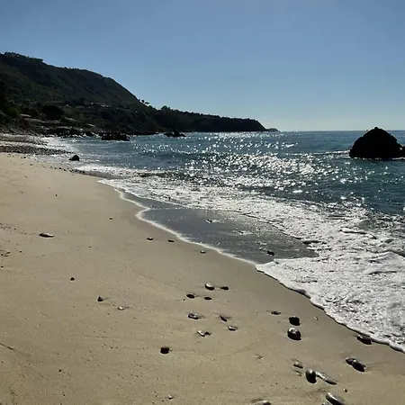 Tina Costa Dei Monaci Parghelia, Sabbia Fine E Bianca E Mare Cristallino
